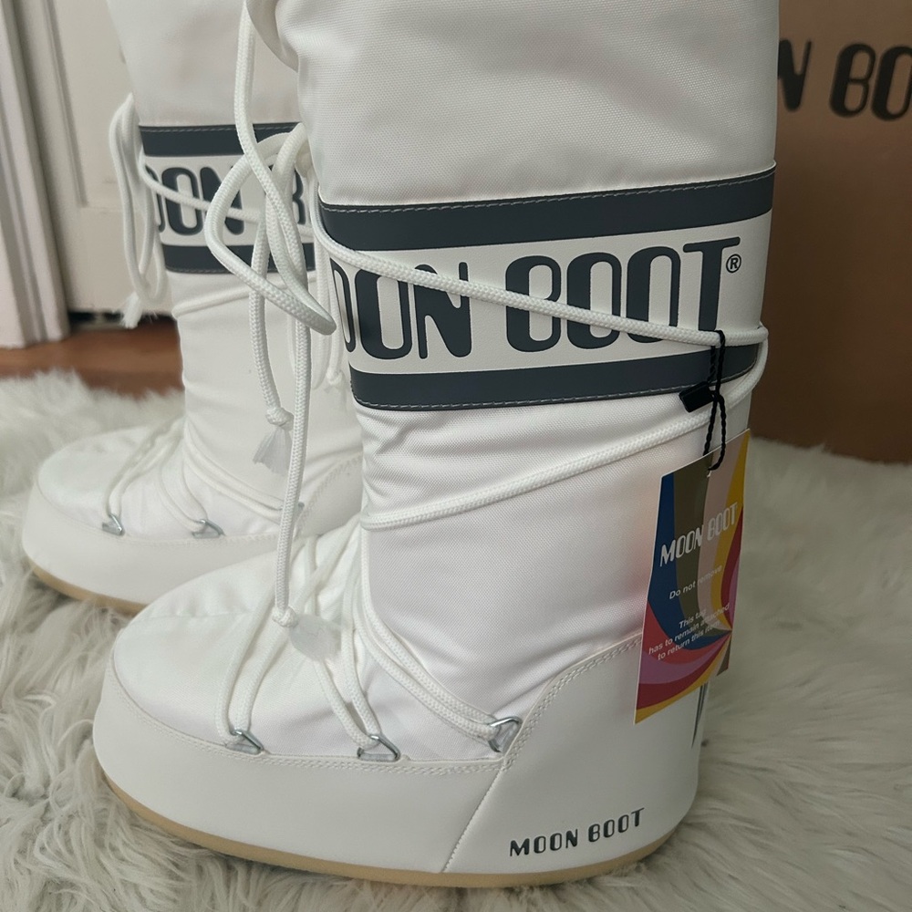 Never Worn Brand New with Tags - Moon Boots in Original Packaging! - Picture 5 of 8